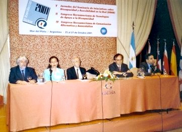Foto de la apertura de SIDAR-IBERDISCAP2001, de izquierda a derecha, Ricardo Koon, Emmanuelle Gutiérrez y Restrepo, Demetrio Casado, Rafael Sánchez y Luis Campos.