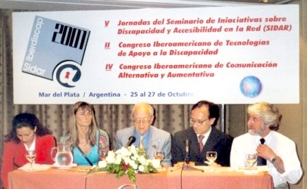 Foto de un momento de la Clausura: Emmanuelle Gutiérrez, la repesentante de la Fundación Evolución, Demetrio Casado, Rafael Sánchez y Ricardo Koon.