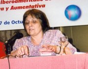 Elena García durante su intervención.