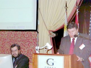 Foto de Claudio Segovia y Luis Grunewald durante la presentación de Turismo Accesible.