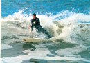 Foto de un surfista en el Pa� Vasco.