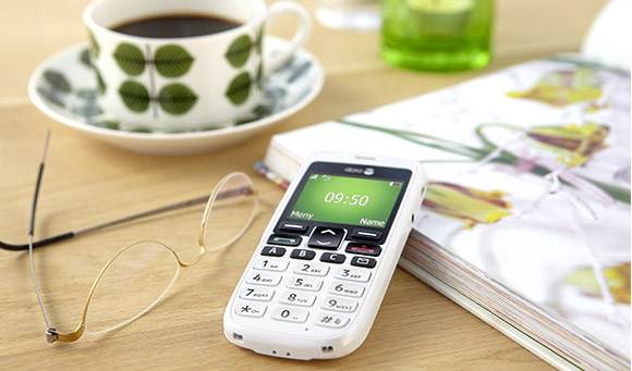 Un teléfono móvil diseñado para personas mayores.